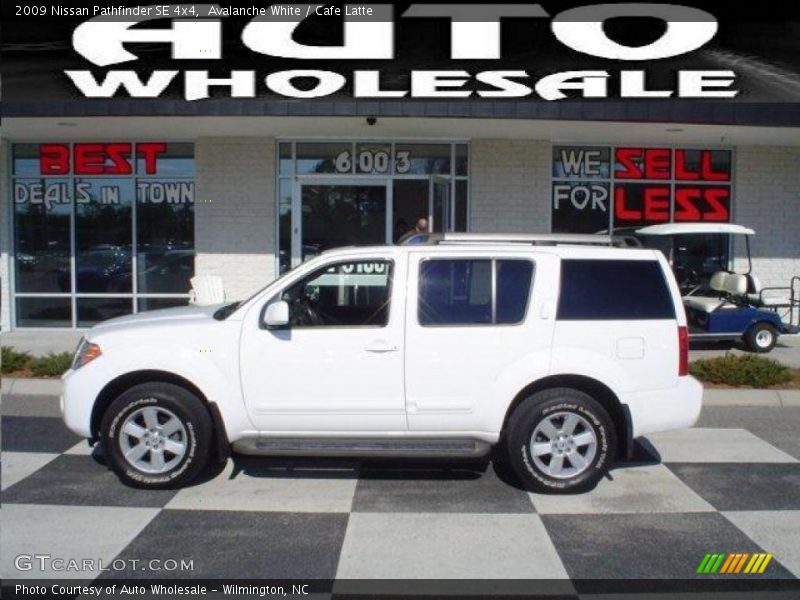 Avalanche White / Cafe Latte 2009 Nissan Pathfinder SE 4x4