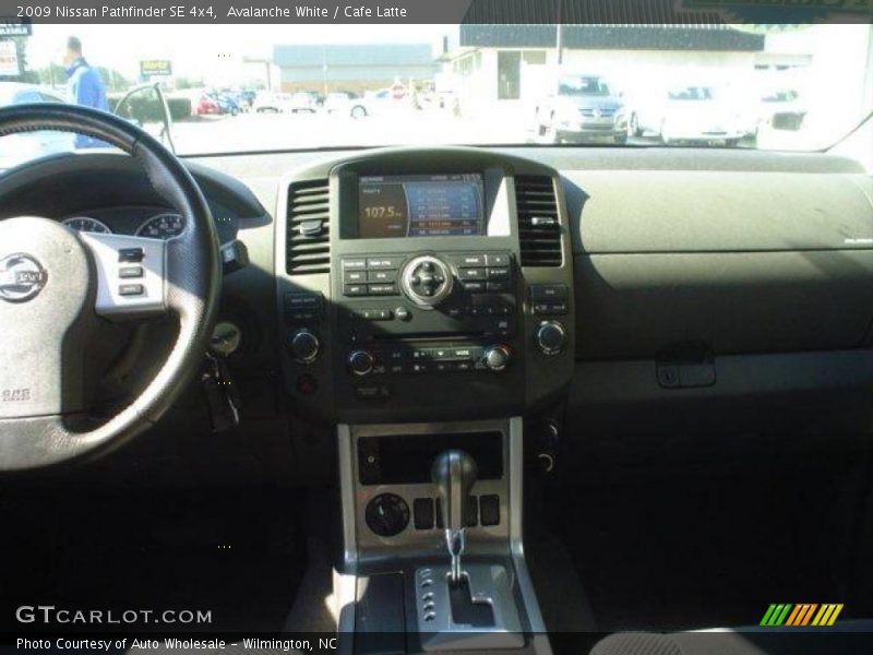 Avalanche White / Cafe Latte 2009 Nissan Pathfinder SE 4x4