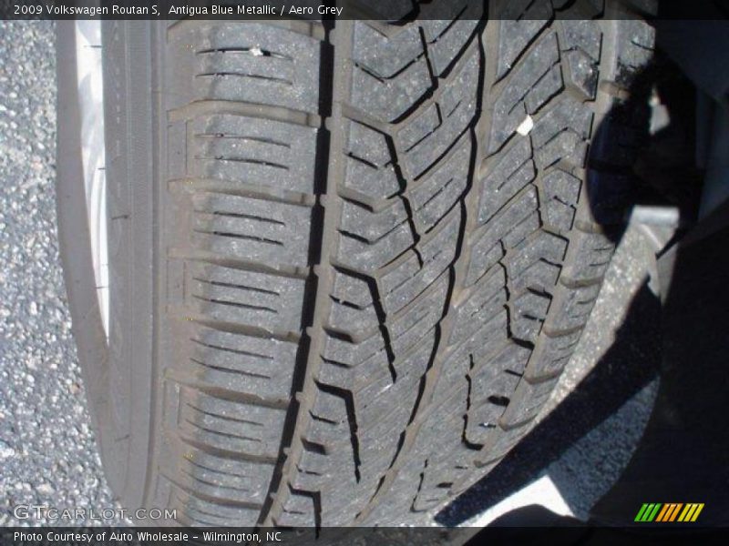 Antigua Blue Metallic / Aero Grey 2009 Volkswagen Routan S