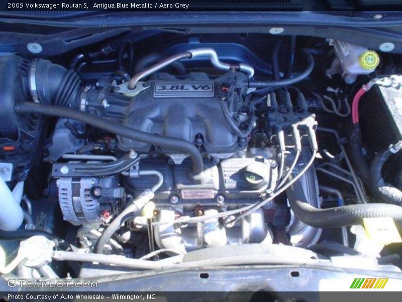 Antigua Blue Metallic / Aero Grey 2009 Volkswagen Routan S