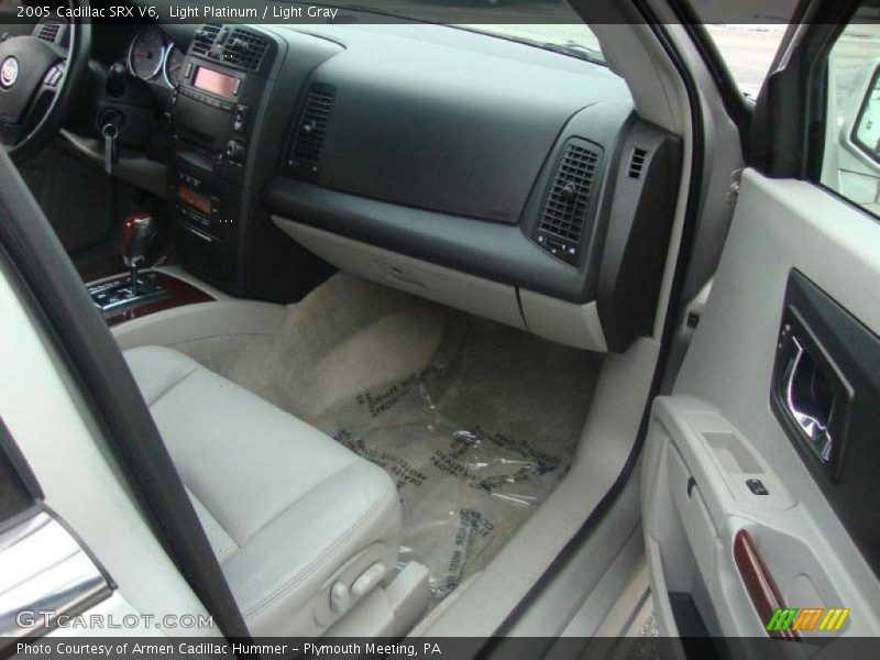 Light Platinum / Light Gray 2005 Cadillac SRX V6