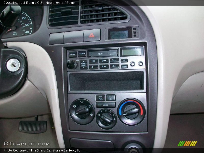 Noble White / Beige 2001 Hyundai Elantra GLS
