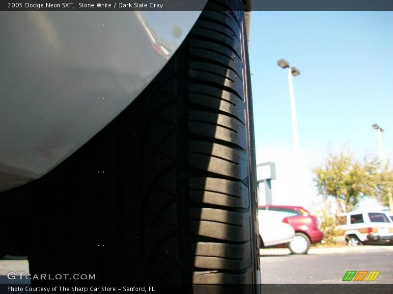 Stone White / Dark Slate Gray 2005 Dodge Neon SXT