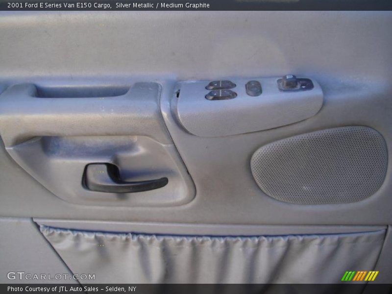 Silver Metallic / Medium Graphite 2001 Ford E Series Van E150 Cargo