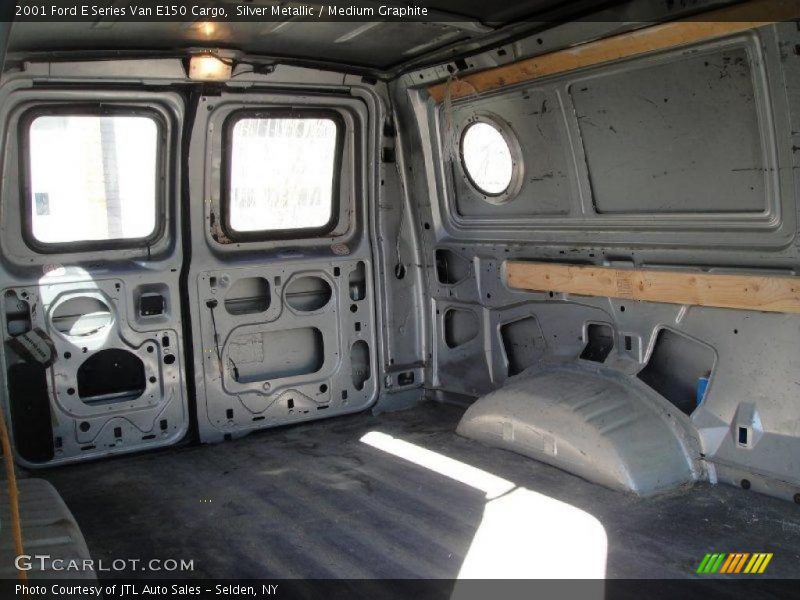 Silver Metallic / Medium Graphite 2001 Ford E Series Van E150 Cargo