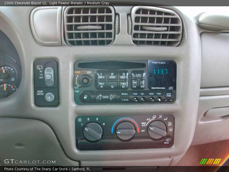 Light Pewter Metallic / Medium Gray 2000 Chevrolet Blazer LS