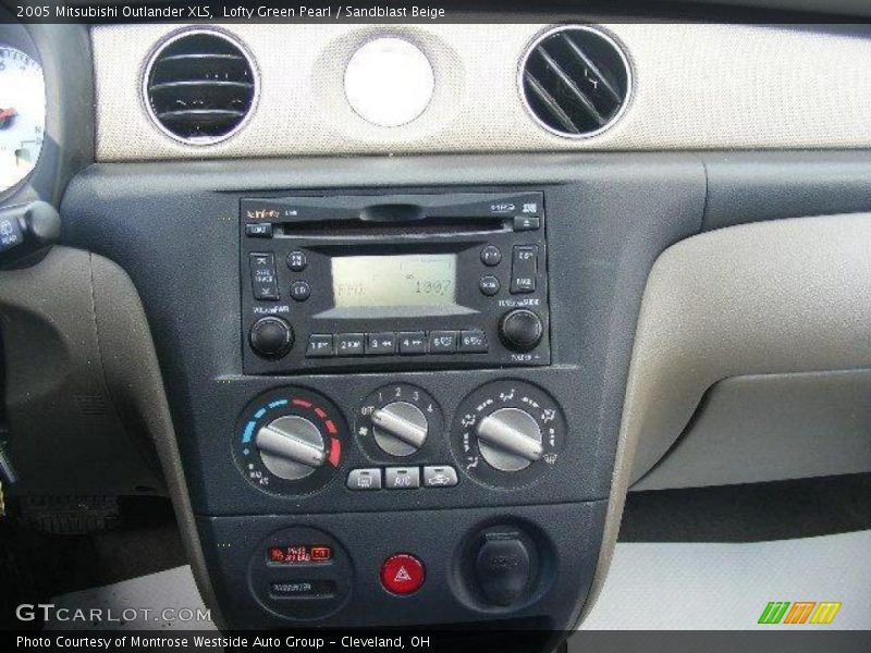 Lofty Green Pearl / Sandblast Beige 2005 Mitsubishi Outlander XLS