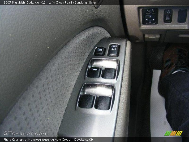 Lofty Green Pearl / Sandblast Beige 2005 Mitsubishi Outlander XLS