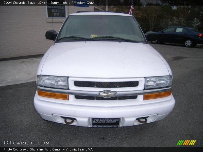 Summit White / Medium Gray 2004 Chevrolet Blazer LS 4x4