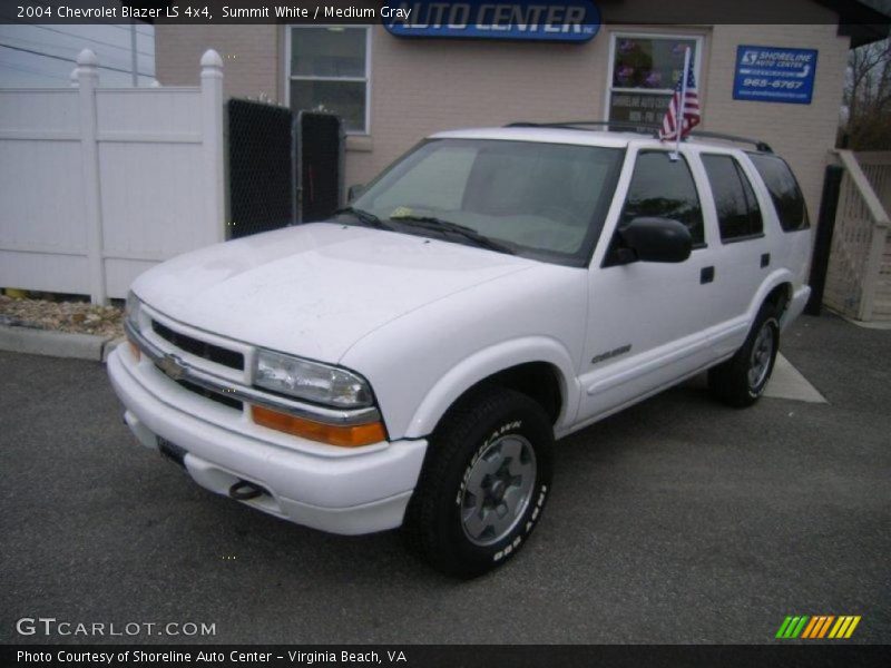Summit White / Medium Gray 2004 Chevrolet Blazer LS 4x4