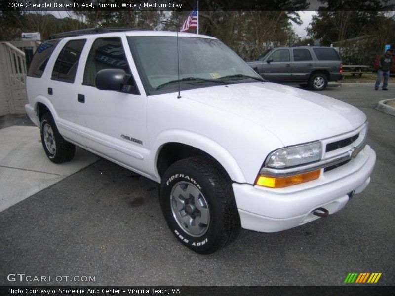 Summit White / Medium Gray 2004 Chevrolet Blazer LS 4x4