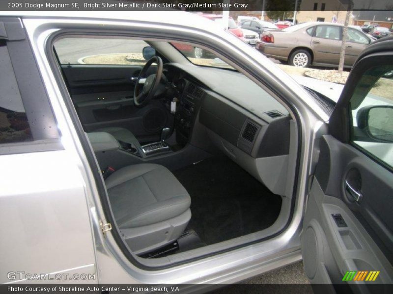 Bright Silver Metallic / Dark Slate Gray/Medium Slate Gray 2005 Dodge Magnum SE