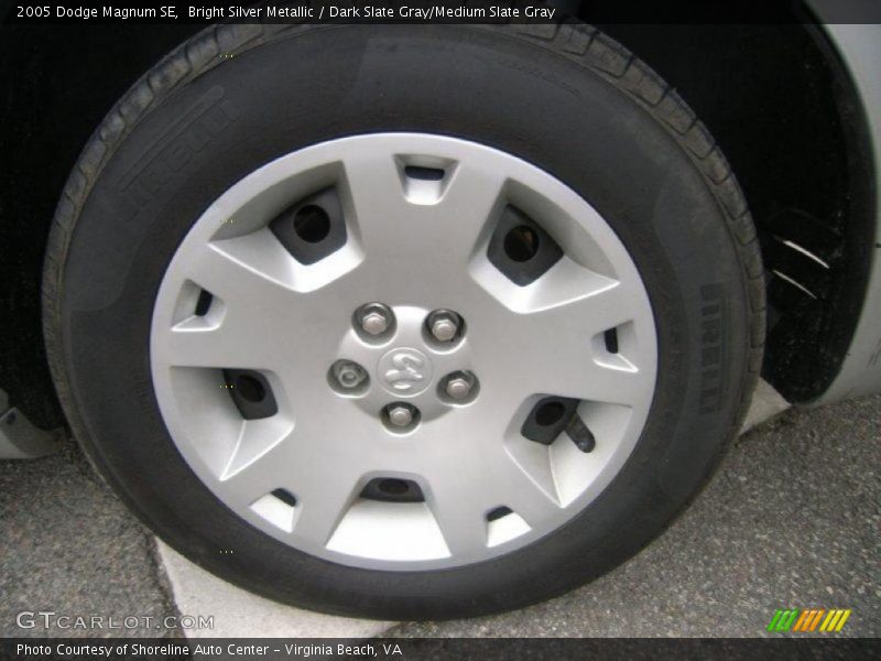 Bright Silver Metallic / Dark Slate Gray/Medium Slate Gray 2005 Dodge Magnum SE