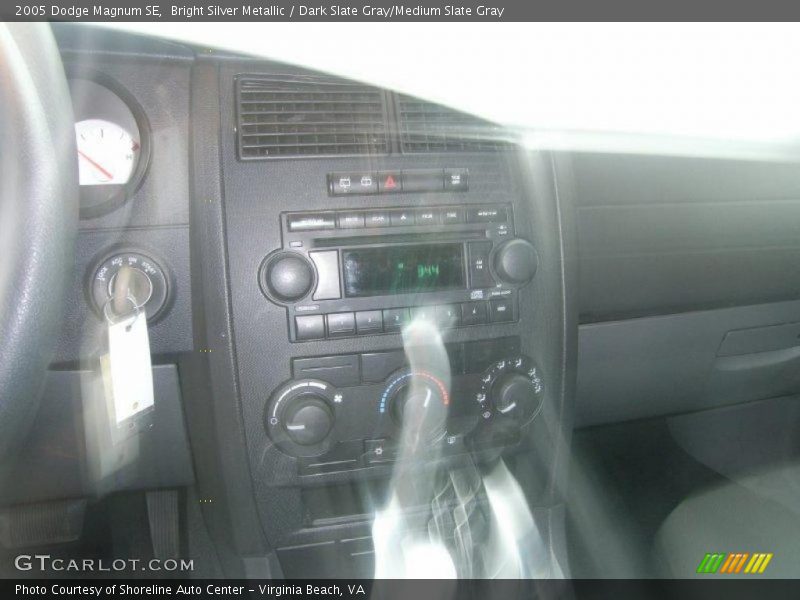 Bright Silver Metallic / Dark Slate Gray/Medium Slate Gray 2005 Dodge Magnum SE