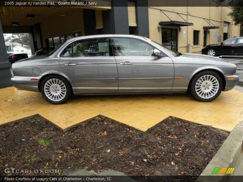 Quartz Metallic / Ivory 2005 Jaguar XJ Vanden Plas