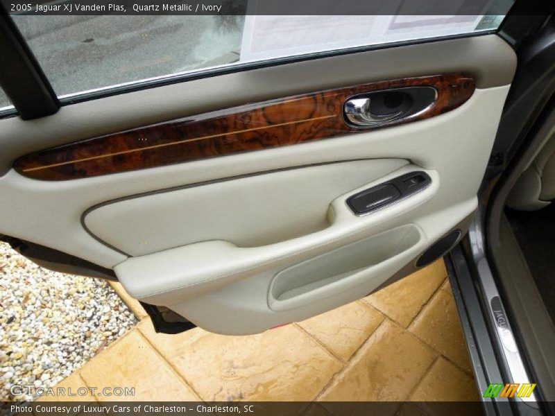 Quartz Metallic / Ivory 2005 Jaguar XJ Vanden Plas
