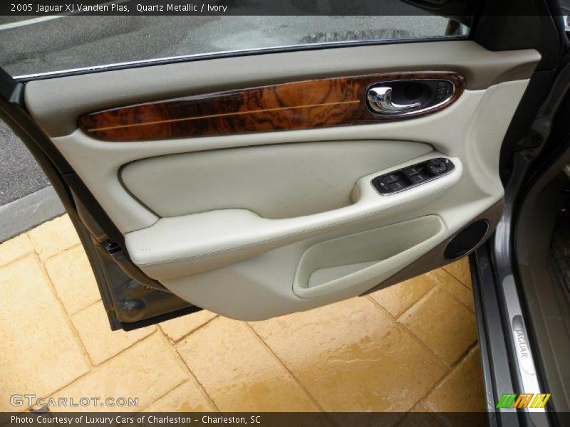 Quartz Metallic / Ivory 2005 Jaguar XJ Vanden Plas