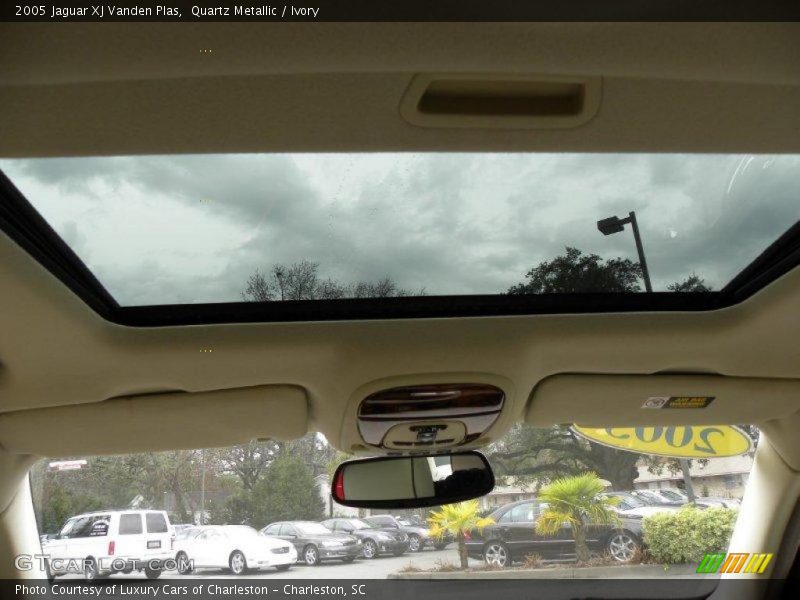 Quartz Metallic / Ivory 2005 Jaguar XJ Vanden Plas
