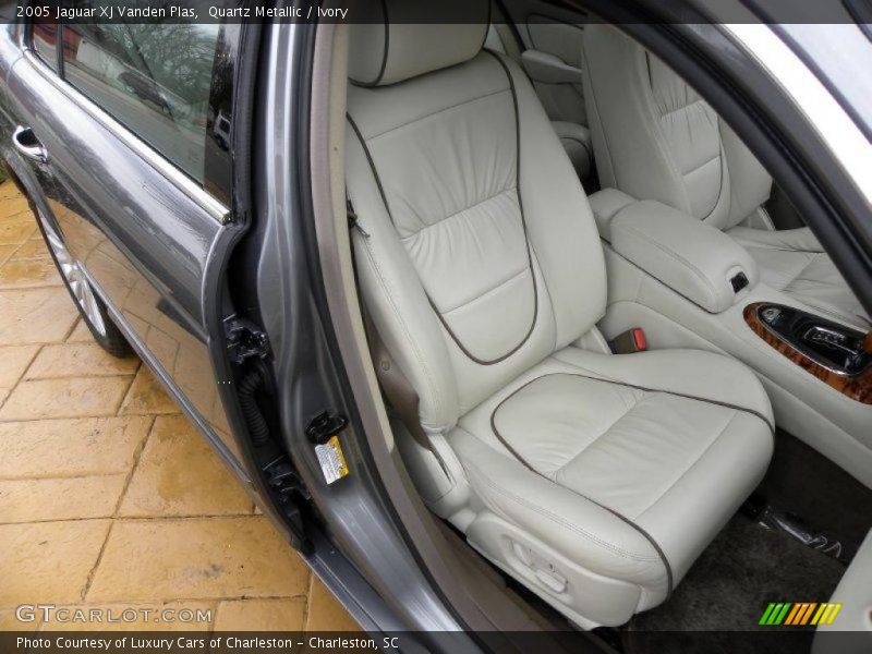 Quartz Metallic / Ivory 2005 Jaguar XJ Vanden Plas