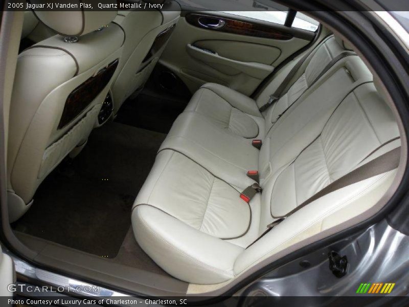 Quartz Metallic / Ivory 2005 Jaguar XJ Vanden Plas