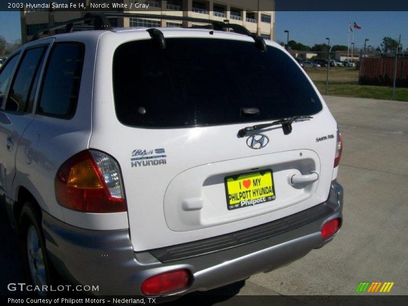 Nordic White / Gray 2003 Hyundai Santa Fe I4