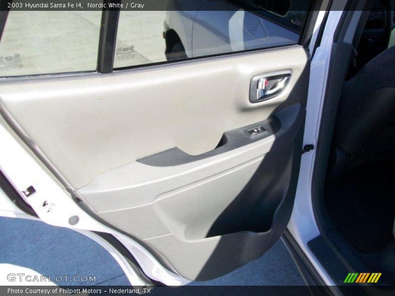 Nordic White / Gray 2003 Hyundai Santa Fe I4