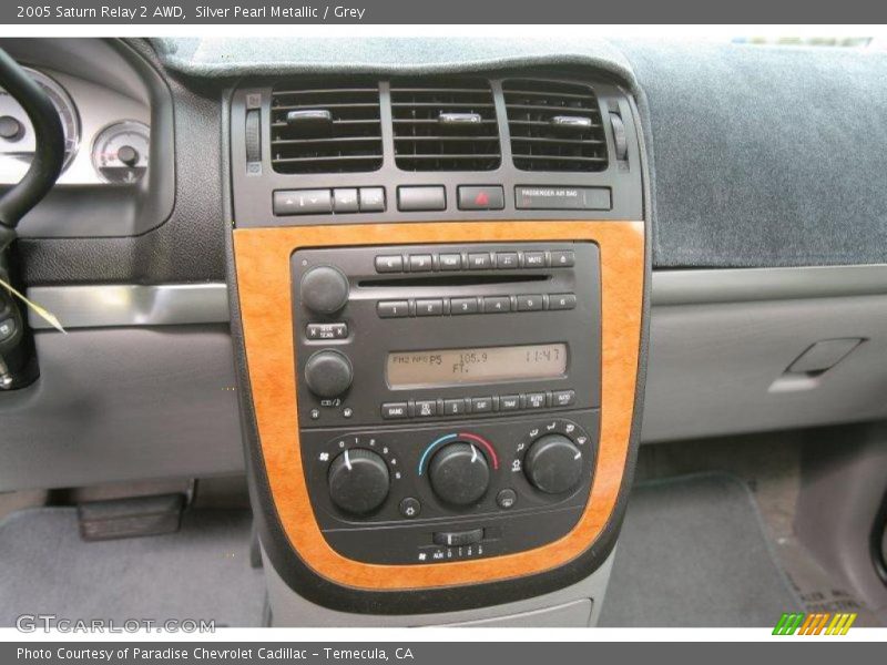 Silver Pearl Metallic / Grey 2005 Saturn Relay 2 AWD