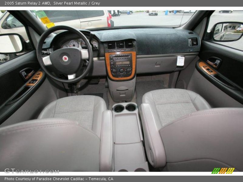 Silver Pearl Metallic / Grey 2005 Saturn Relay 2 AWD