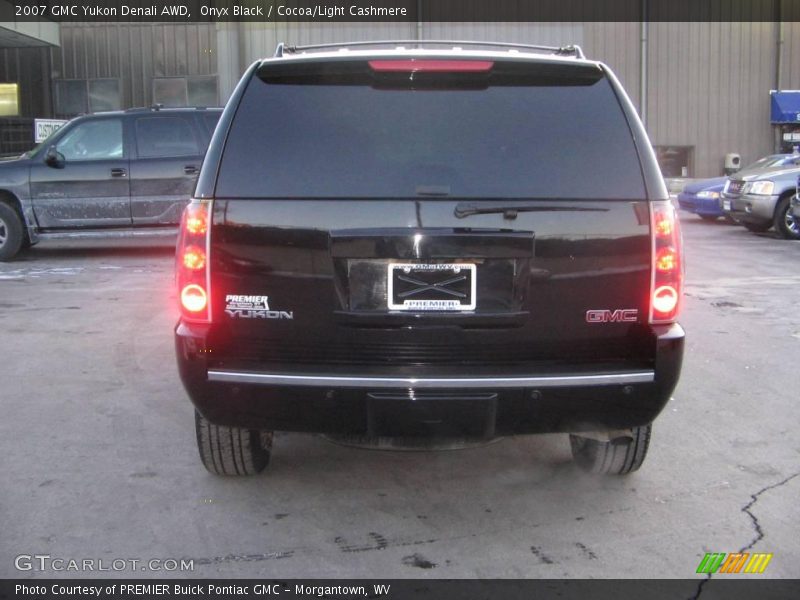 Onyx Black / Cocoa/Light Cashmere 2007 GMC Yukon Denali AWD