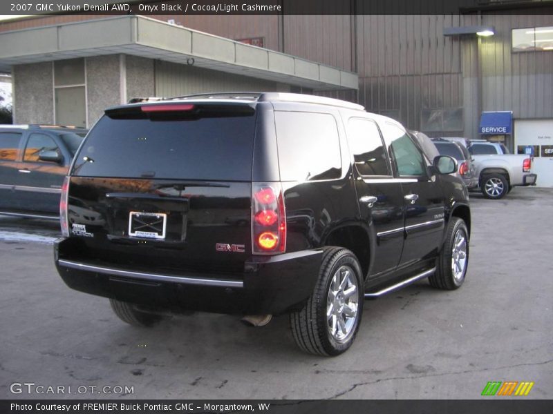 Onyx Black / Cocoa/Light Cashmere 2007 GMC Yukon Denali AWD