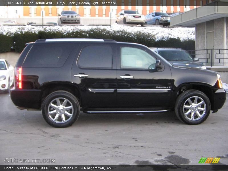 Onyx Black / Cocoa/Light Cashmere 2007 GMC Yukon Denali AWD