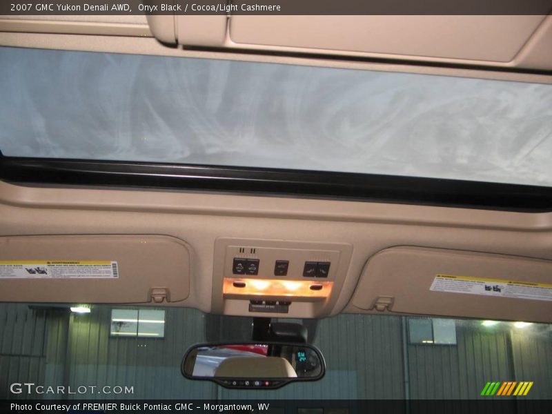 Onyx Black / Cocoa/Light Cashmere 2007 GMC Yukon Denali AWD