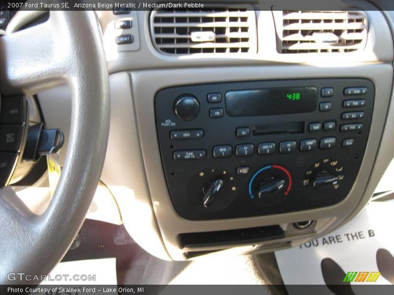 Arizona Beige Metallic / Medium/Dark Pebble 2007 Ford Taurus SE