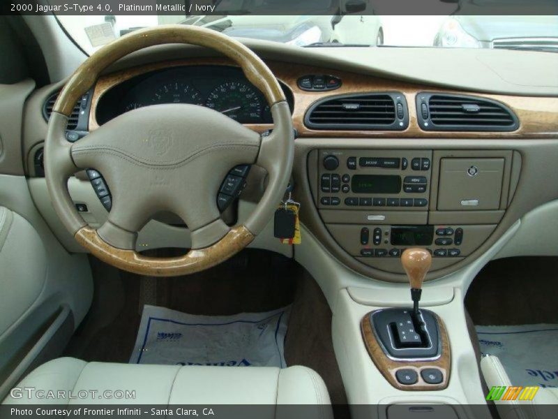 Platinum Metallic / Ivory 2000 Jaguar S-Type 4.0