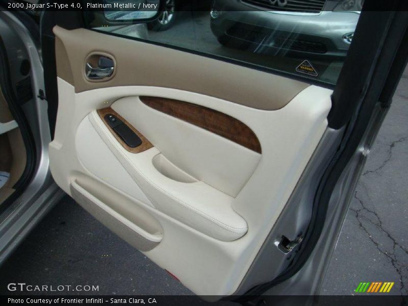 Platinum Metallic / Ivory 2000 Jaguar S-Type 4.0