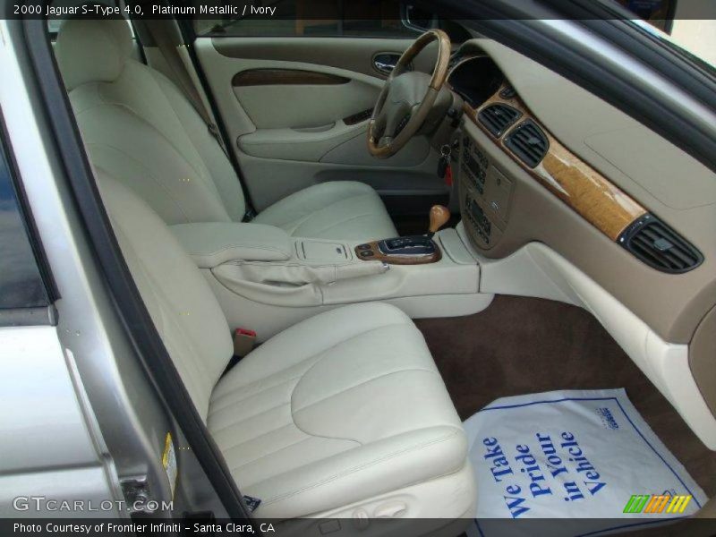 Platinum Metallic / Ivory 2000 Jaguar S-Type 4.0