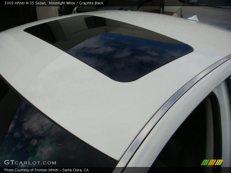 Moonlight White / Graphite Black 2009 Infiniti M 35 Sedan
