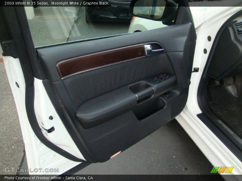 Moonlight White / Graphite Black 2009 Infiniti M 35 Sedan