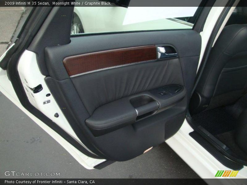 Moonlight White / Graphite Black 2009 Infiniti M 35 Sedan