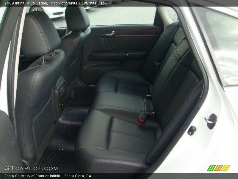 Moonlight White / Graphite Black 2009 Infiniti M 35 Sedan