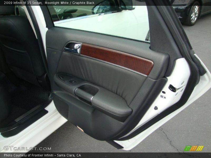 Moonlight White / Graphite Black 2009 Infiniti M 35 Sedan