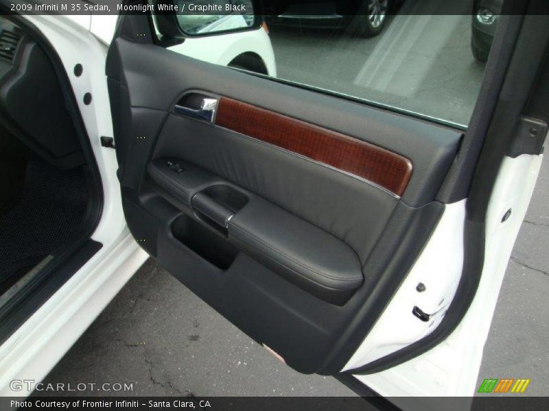 Moonlight White / Graphite Black 2009 Infiniti M 35 Sedan