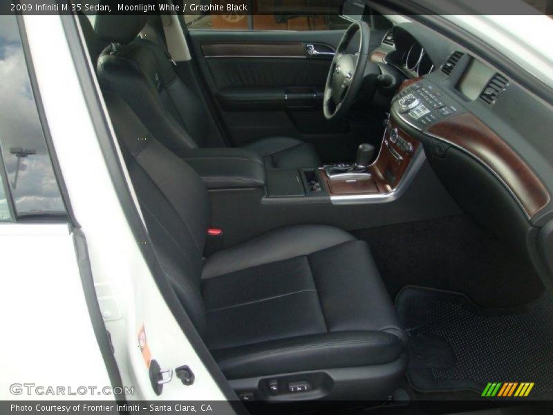 Moonlight White / Graphite Black 2009 Infiniti M 35 Sedan
