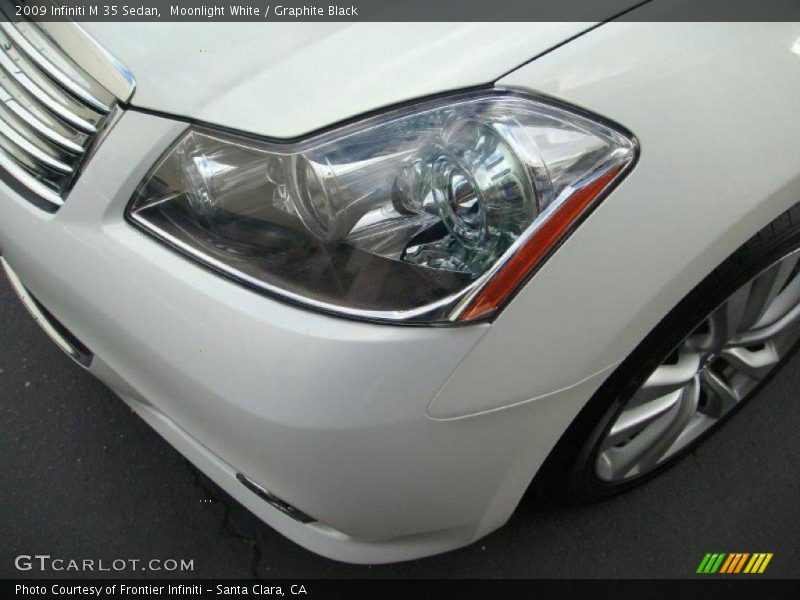 Moonlight White / Graphite Black 2009 Infiniti M 35 Sedan