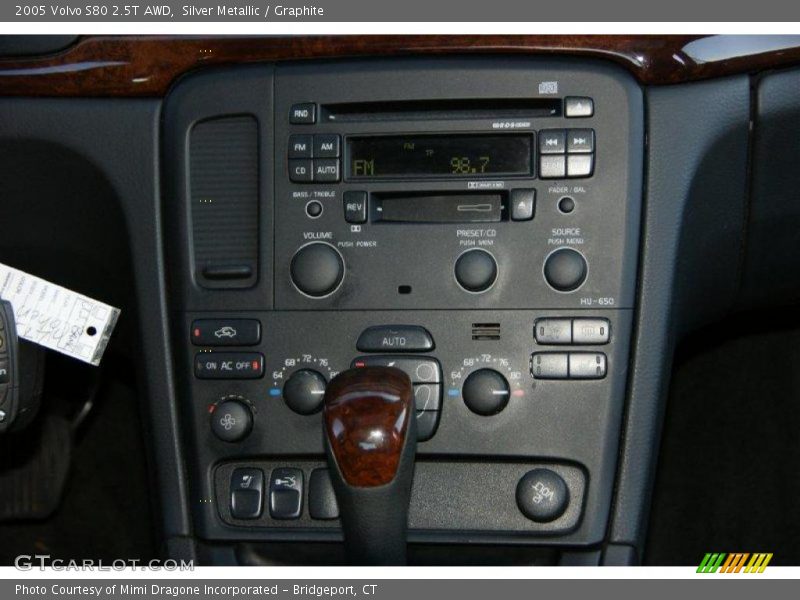 Silver Metallic / Graphite 2005 Volvo S80 2.5T AWD
