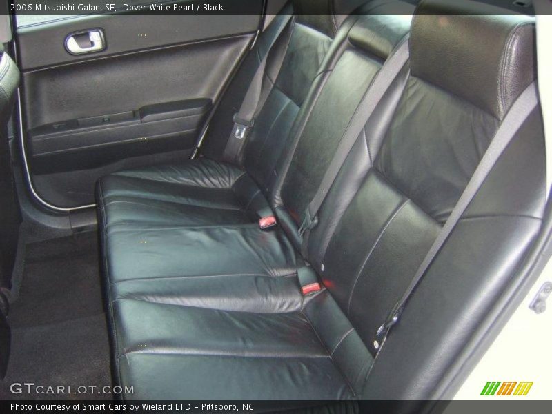 Dover White Pearl / Black 2006 Mitsubishi Galant SE