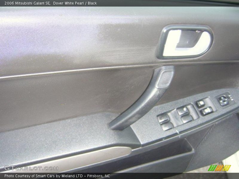 Dover White Pearl / Black 2006 Mitsubishi Galant SE