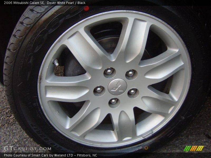 Dover White Pearl / Black 2006 Mitsubishi Galant SE
