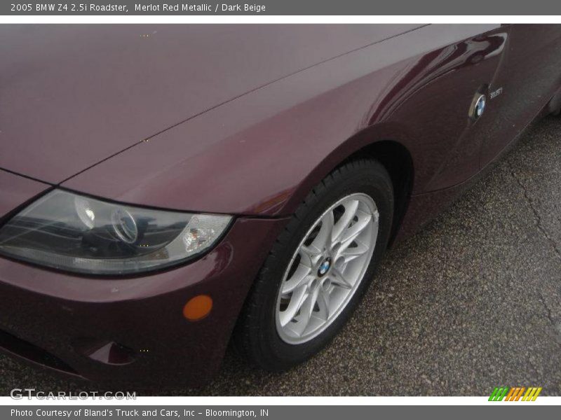 Merlot Red Metallic / Dark Beige 2005 BMW Z4 2.5i Roadster