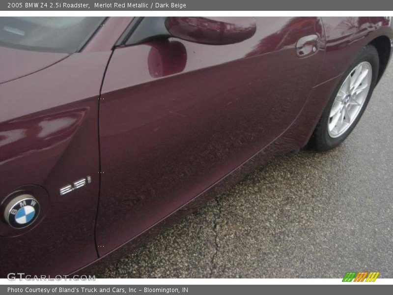 Merlot Red Metallic / Dark Beige 2005 BMW Z4 2.5i Roadster